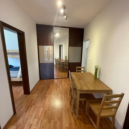 3br Near Center With Parking 布拉迪斯拉发