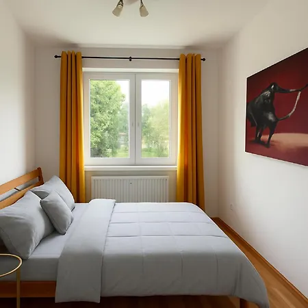 Appartement 3br Near Center With Parking Bratislava