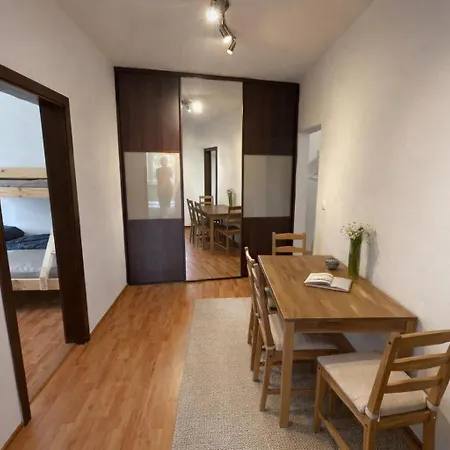 3br Near Center With Parking *