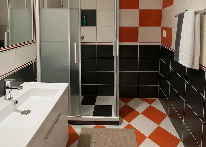 3br Near Center With Parking شقة براتسيلافا