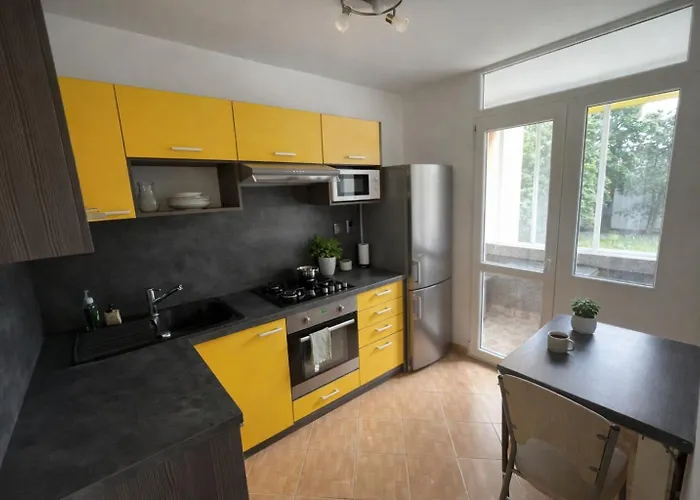 3br Near Center With Parking Lägenhet *