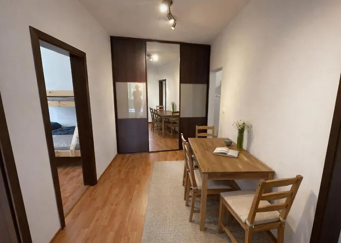 3br Near Center With Parking *